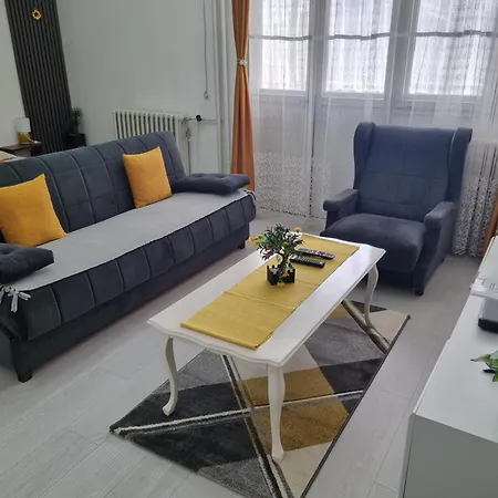 Globus Διαμέρισμα *