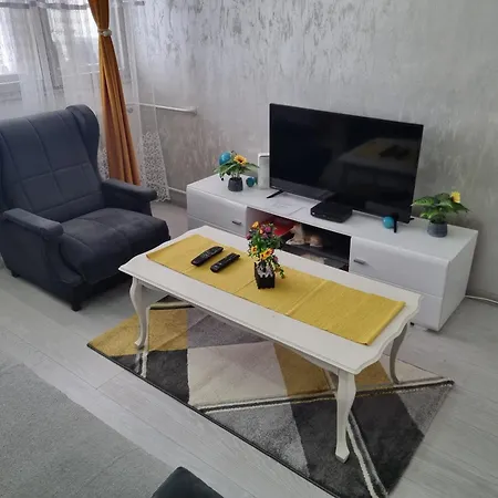 아파트 Globus 쿠르셰바츠